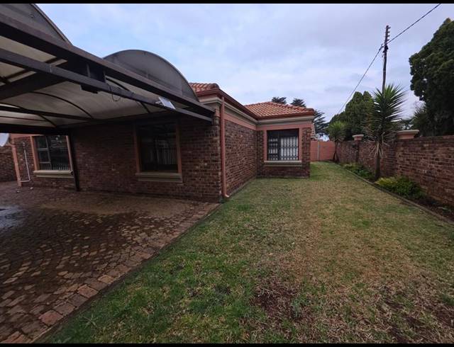 2 BEDROOM PROPERTY TO RENT IN KOOKRUS